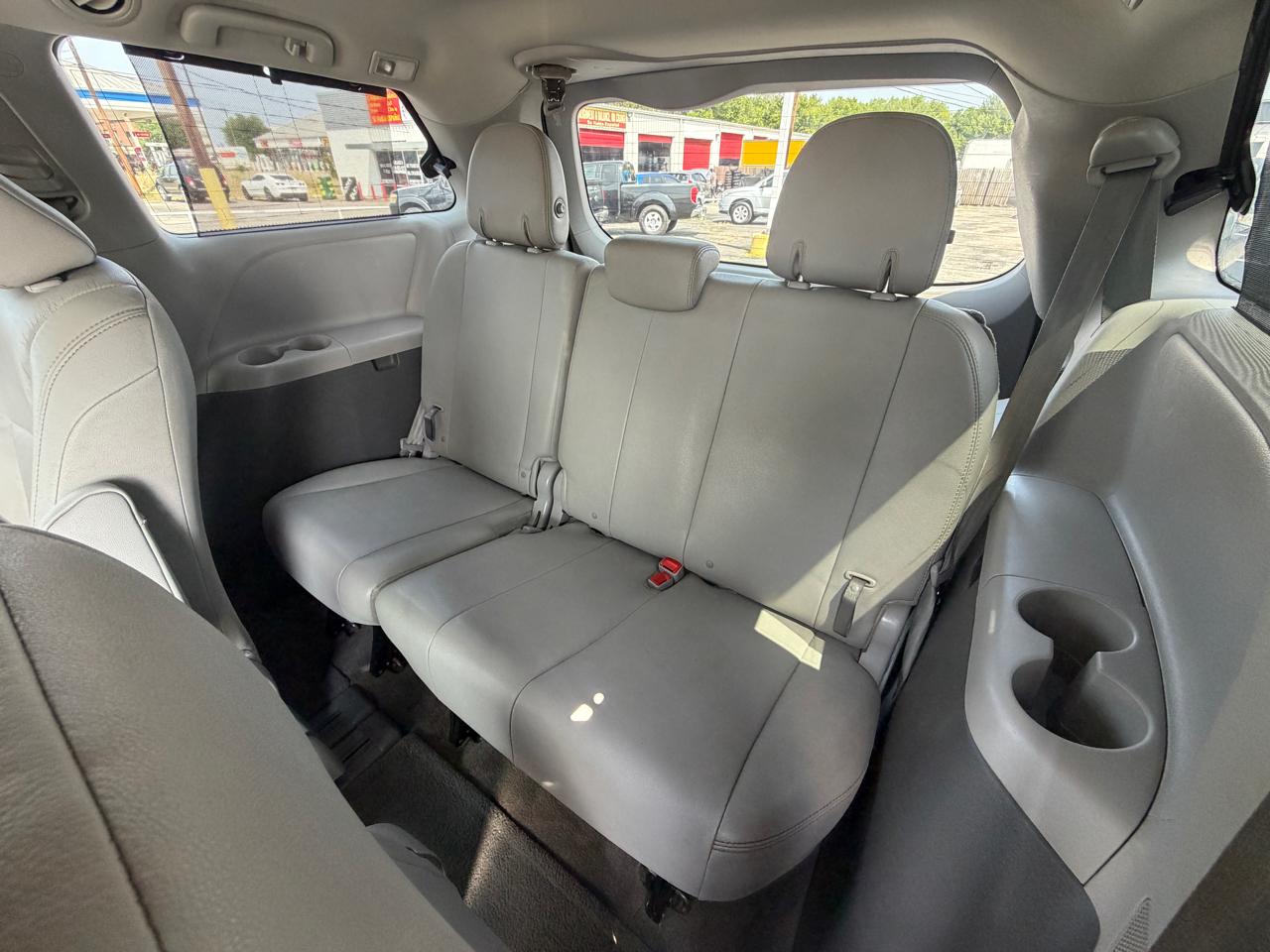 Toyota Sienna XLE 8-Pass V6 2017