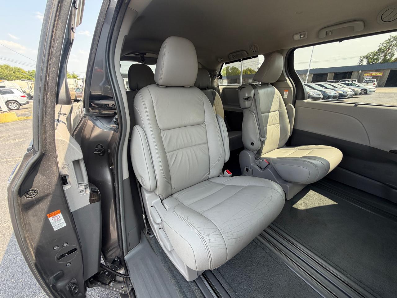 Toyota Sienna XLE 8-Pass V6 2017