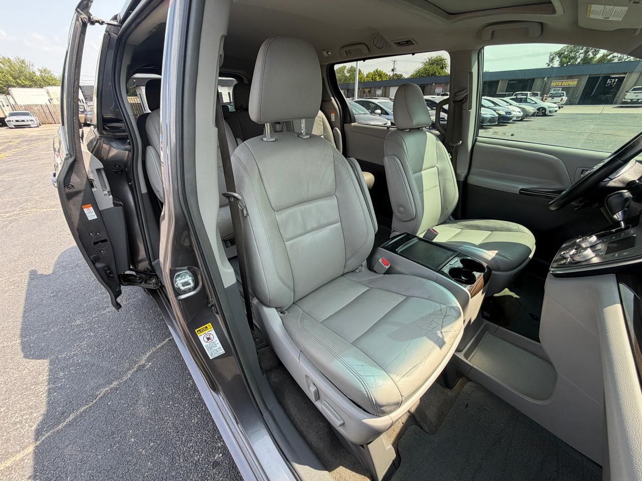 Toyota Sienna XLE 8-Pass V6 2017