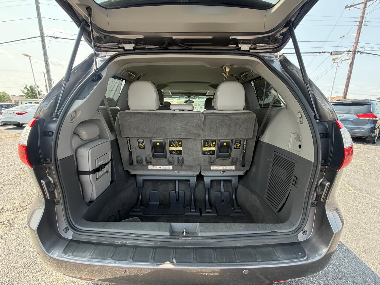 Toyota Sienna XLE 8-Pass V6 2017