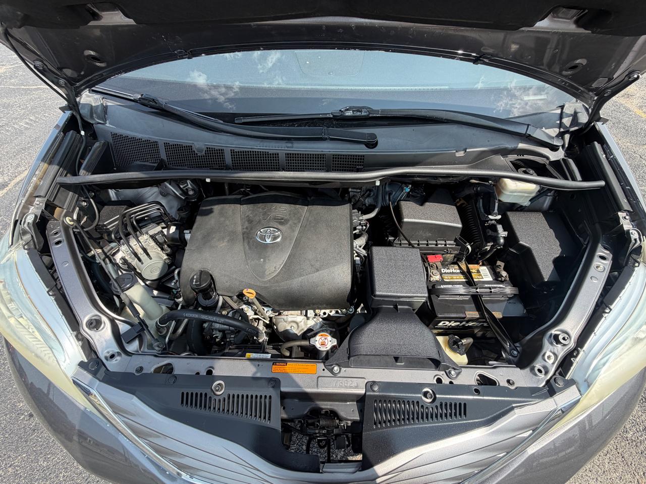 Toyota Sienna XLE 8-Pass V6 2017