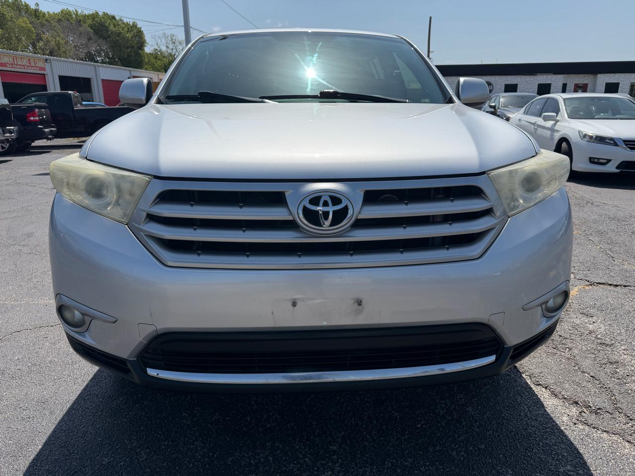 Toyota Highlander SE FWD V6 2013