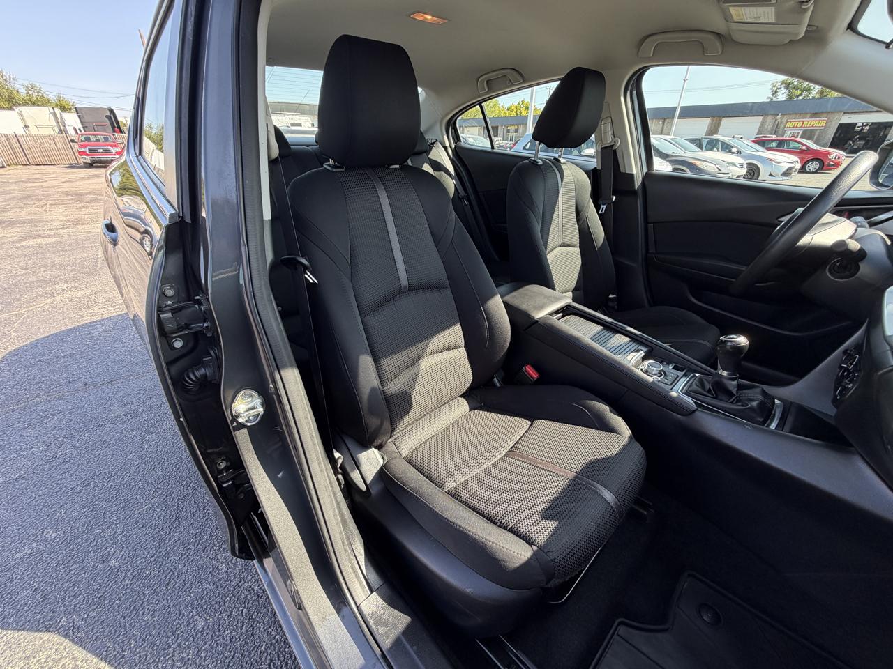 Mazda MAZDA3 i Sport AT 4-Door 2017