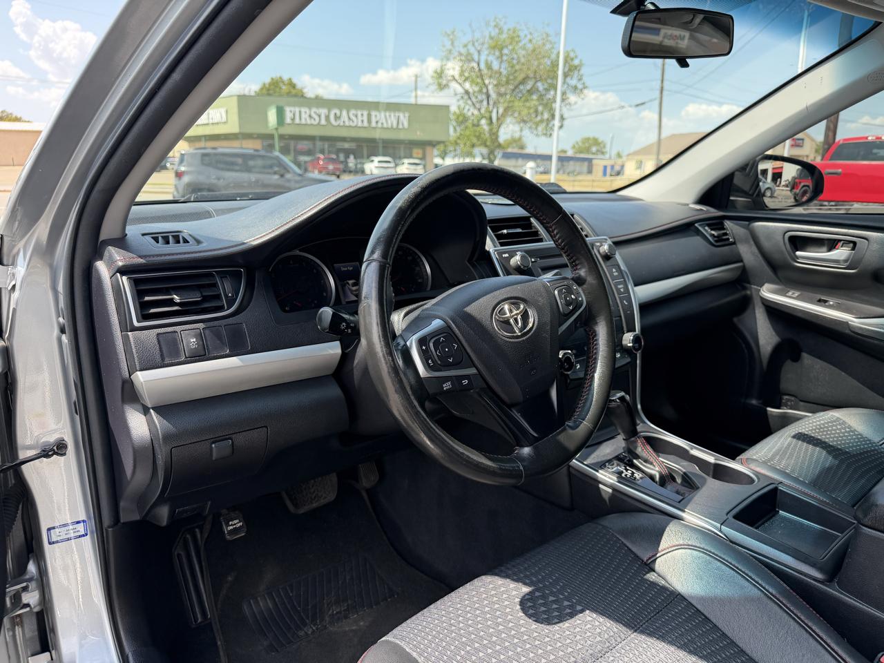 Toyota Camry SE 2015