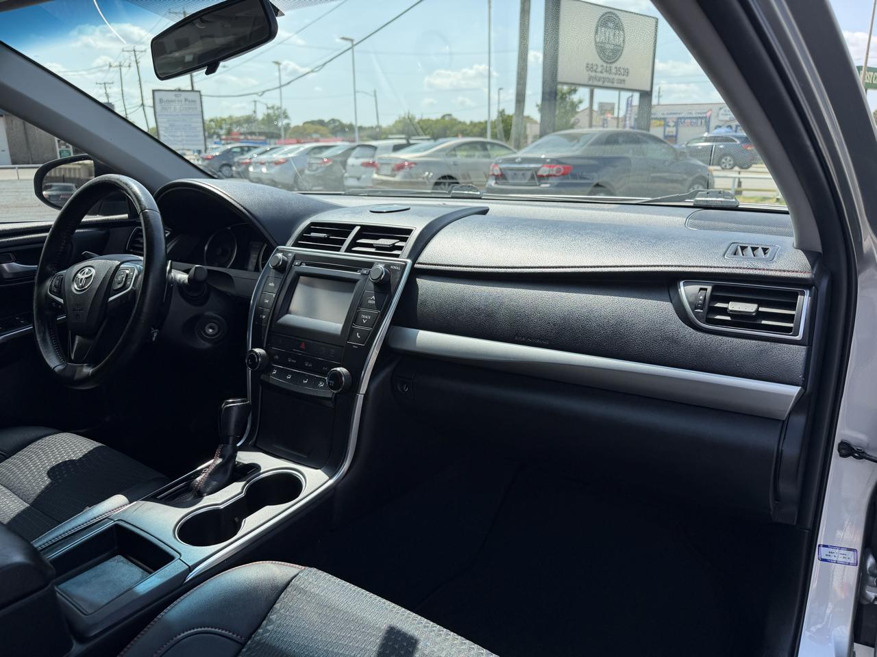 Toyota Camry SE 2015