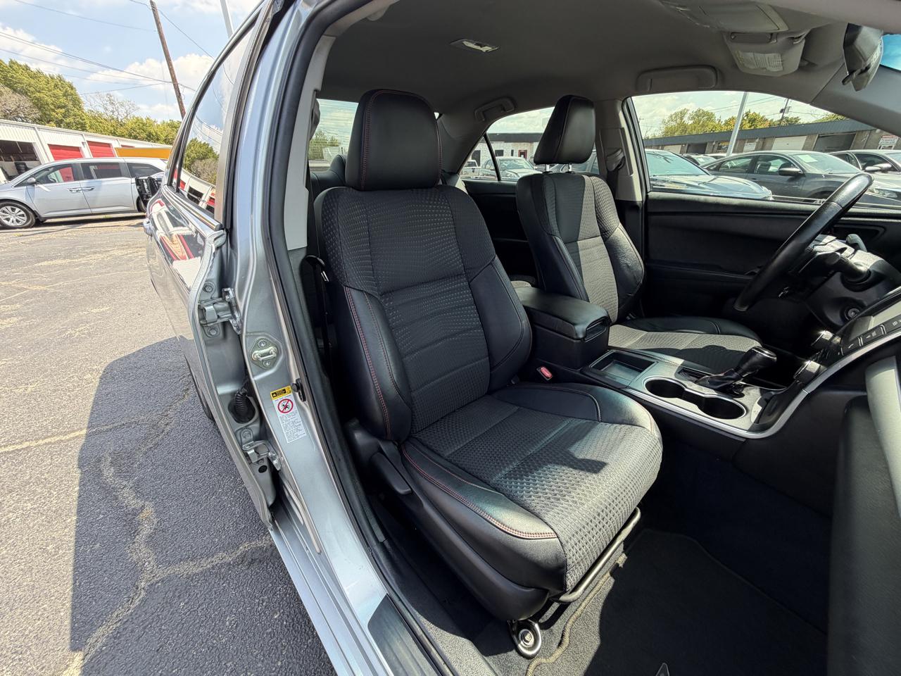 Toyota Camry SE 2015