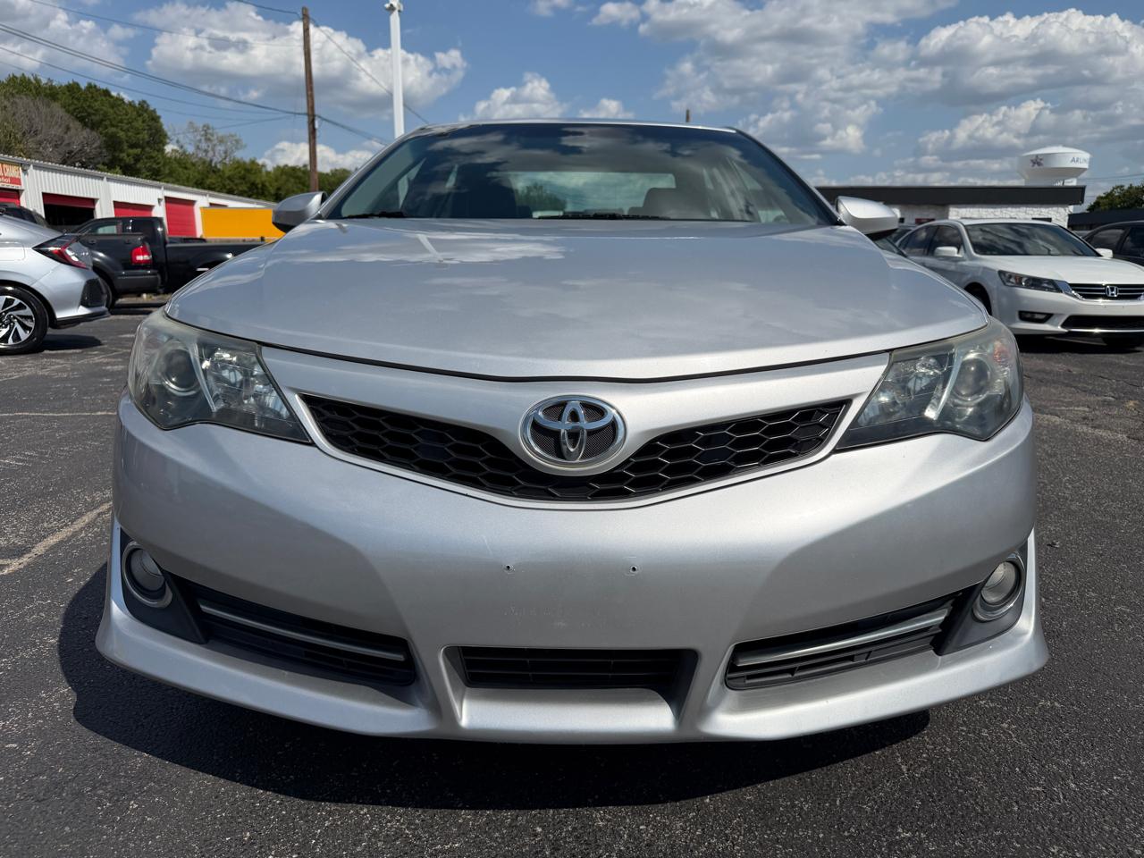 Toyota Camry SE 2014
