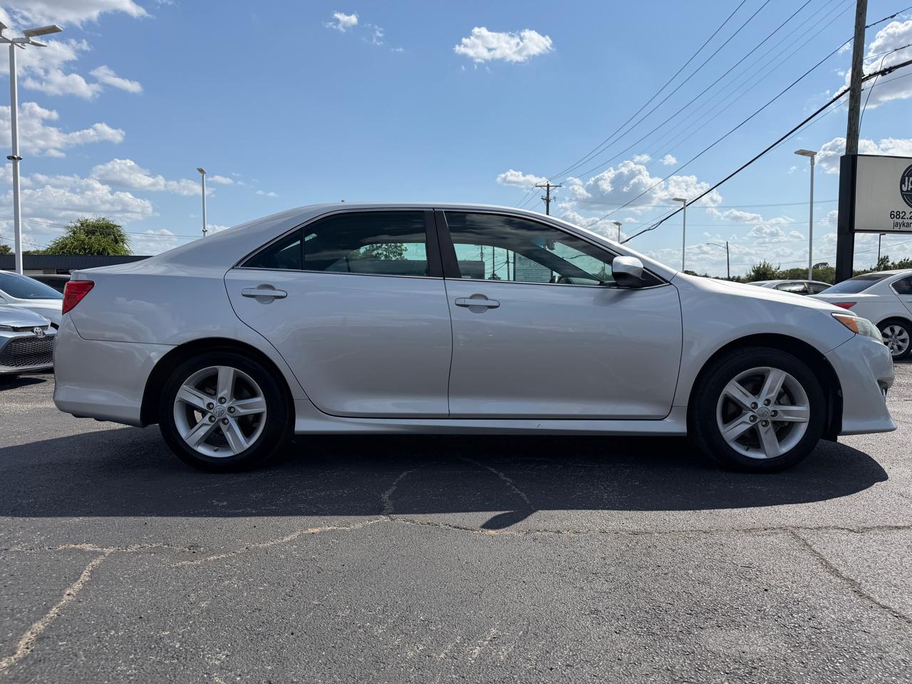 Toyota Camry SE 2014