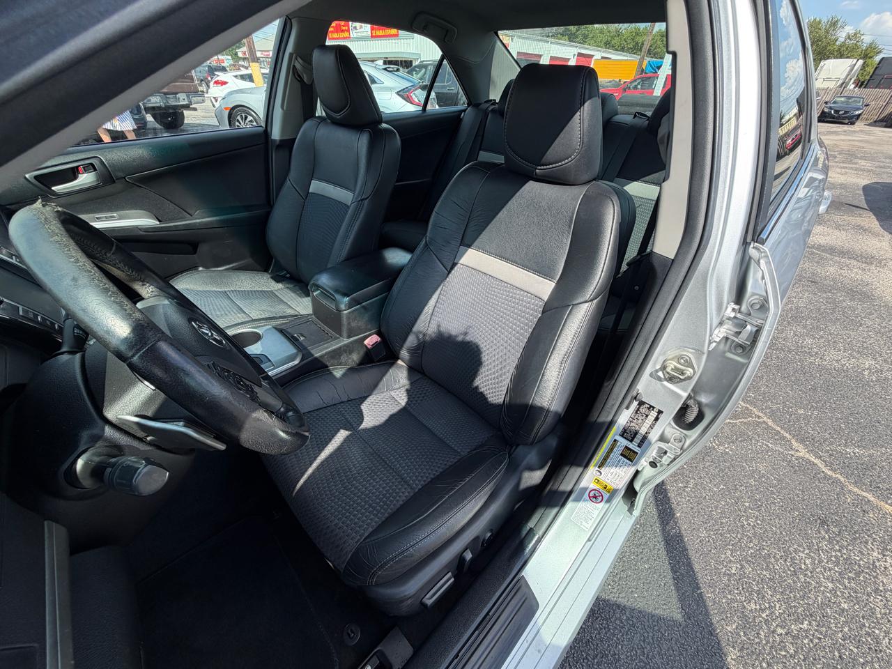 Toyota Camry SE 2014