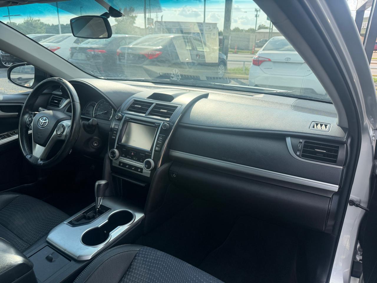 Toyota Camry SE 2014
