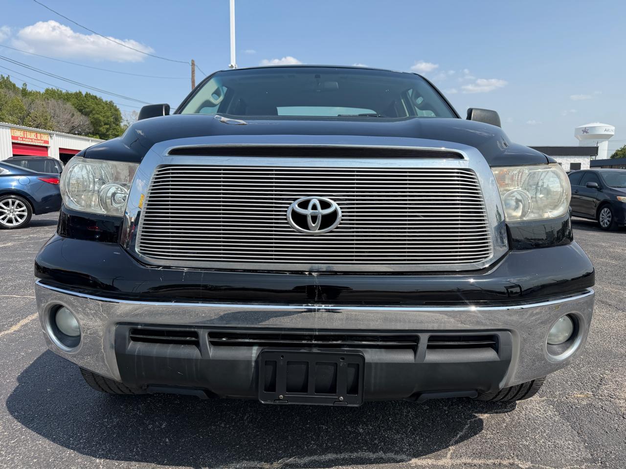 Toyota Tundra Tundra-Grade Double Cab 4.6L 2WD 2011