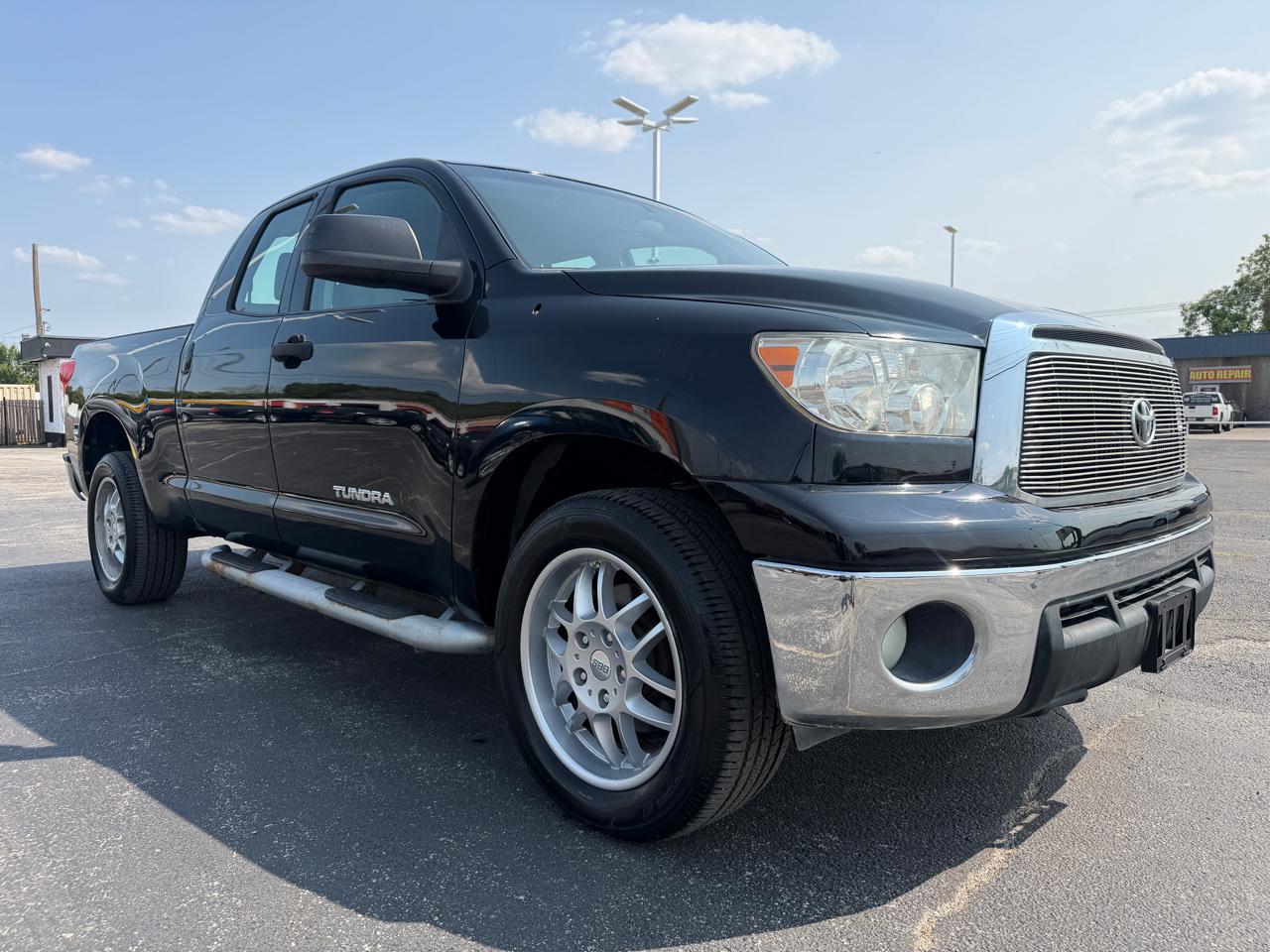 Toyota Tundra Tundra-Grade Double Cab 4.6L 2WD 2011