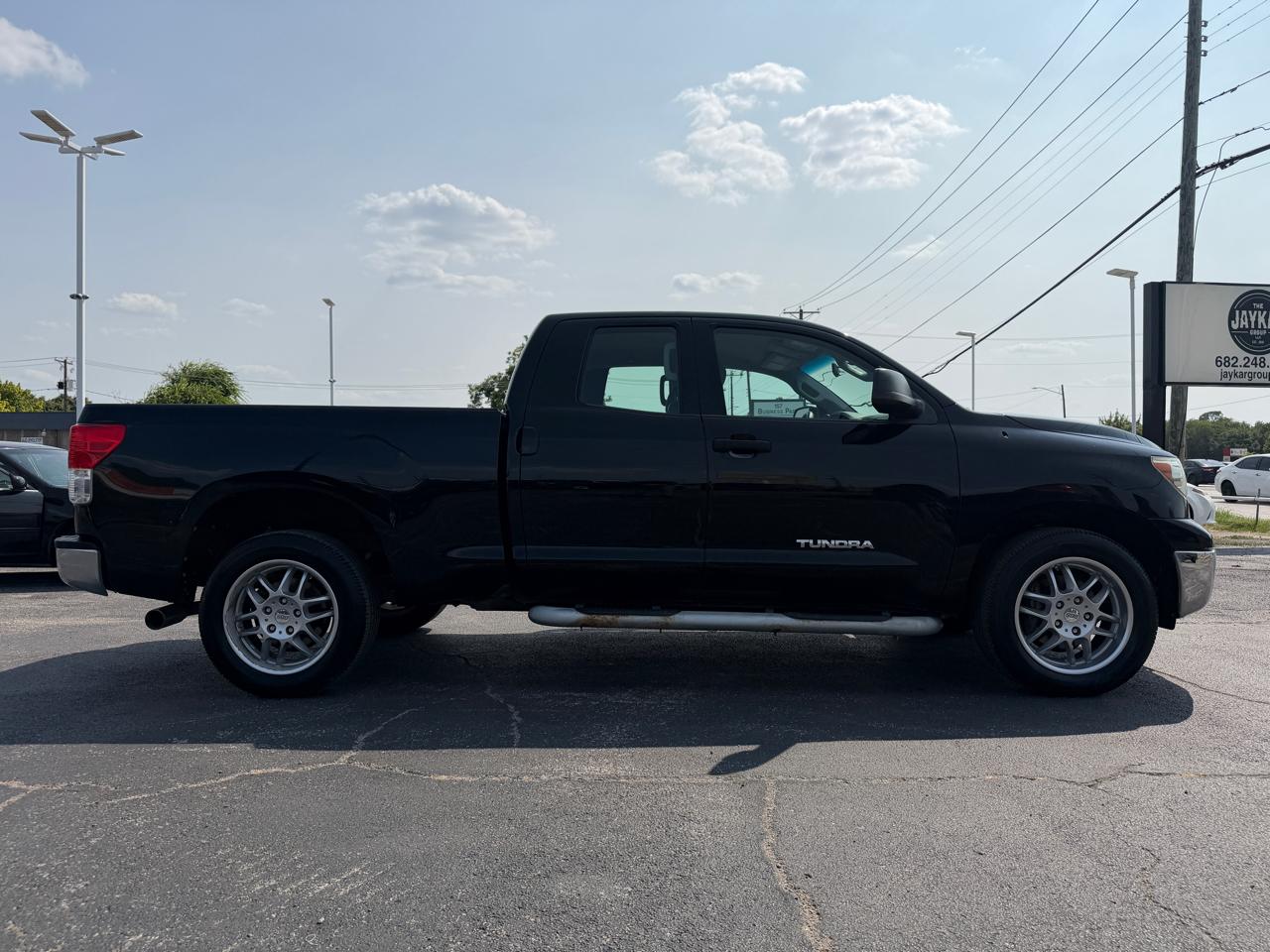 Toyota Tundra Tundra-Grade Double Cab 4.6L 2WD 2011