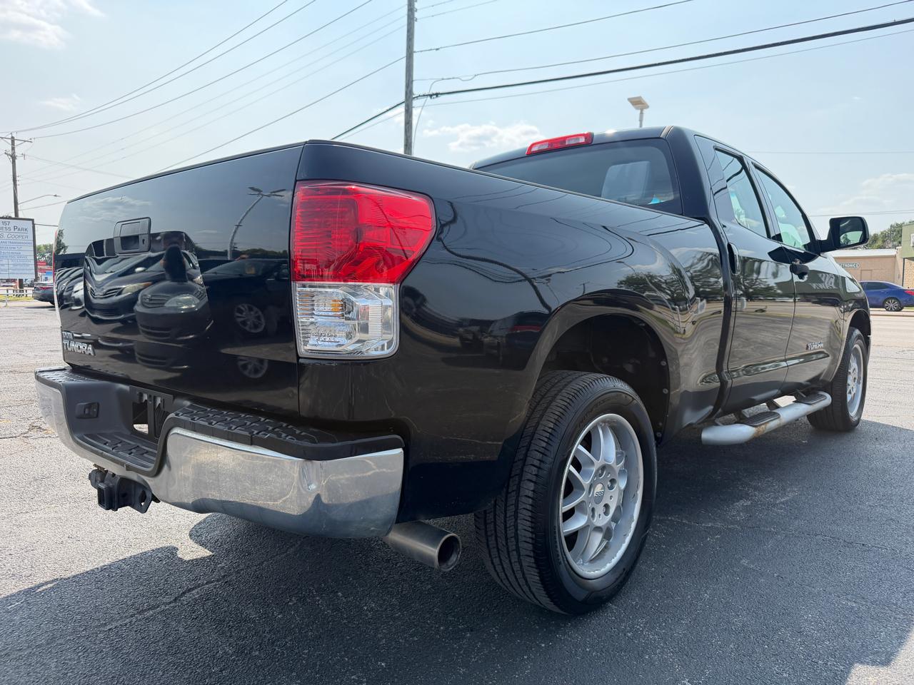 Toyota Tundra Tundra-Grade Double Cab 4.6L 2WD 2011