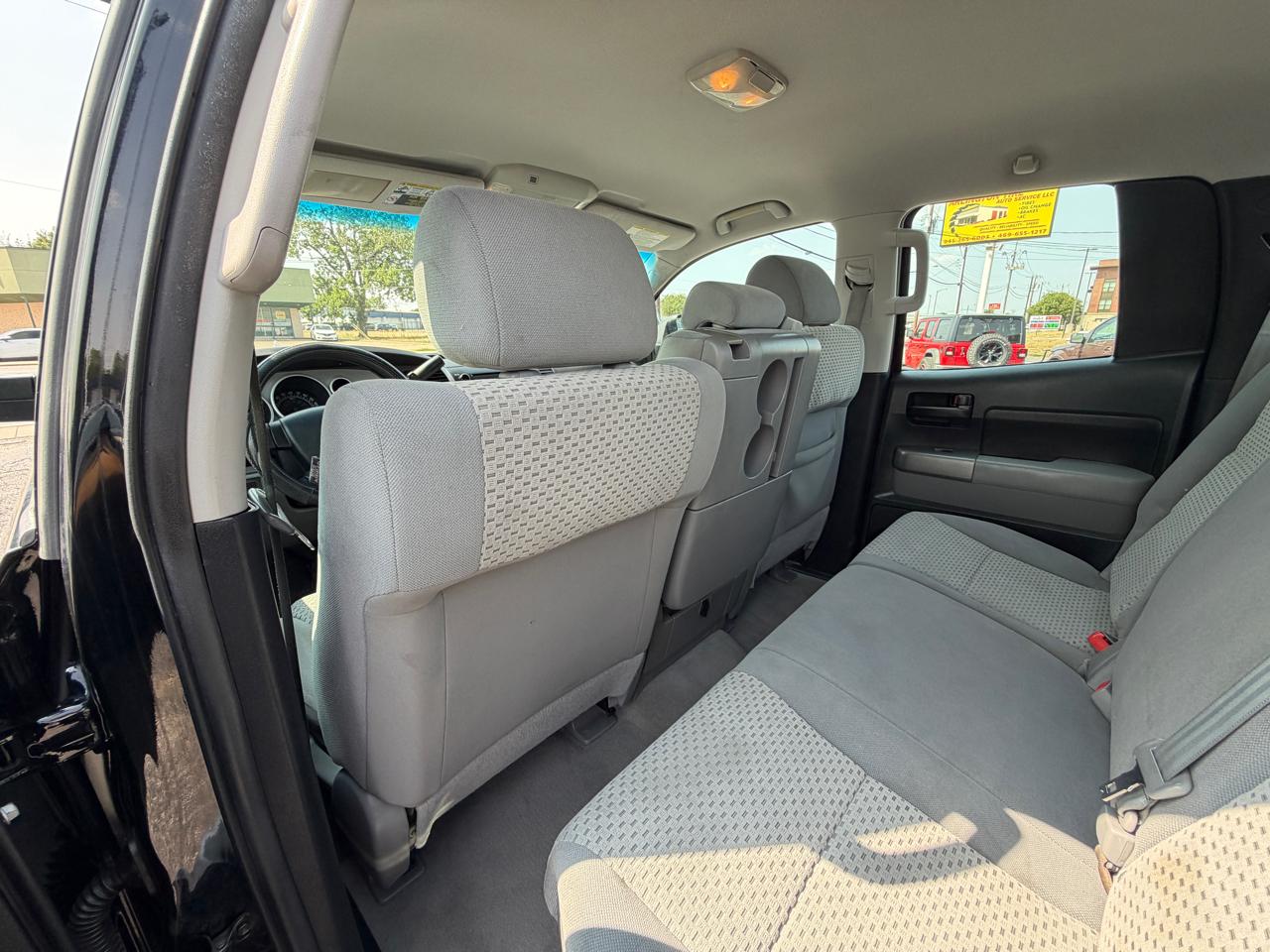 Toyota Tundra Tundra-Grade Double Cab 4.6L 2WD 2011