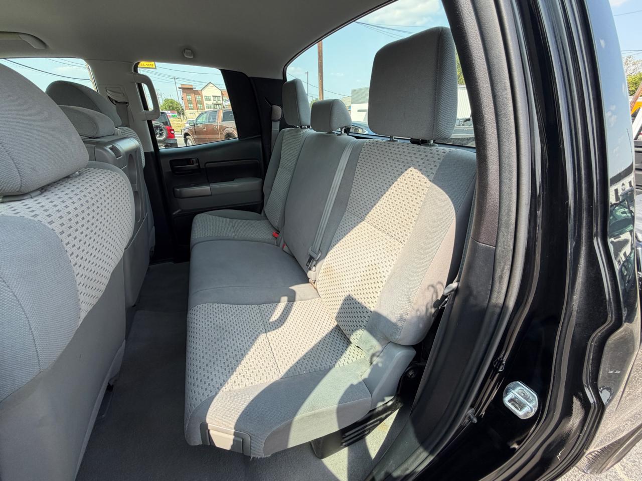 Toyota Tundra Tundra-Grade Double Cab 4.6L 2WD 2011