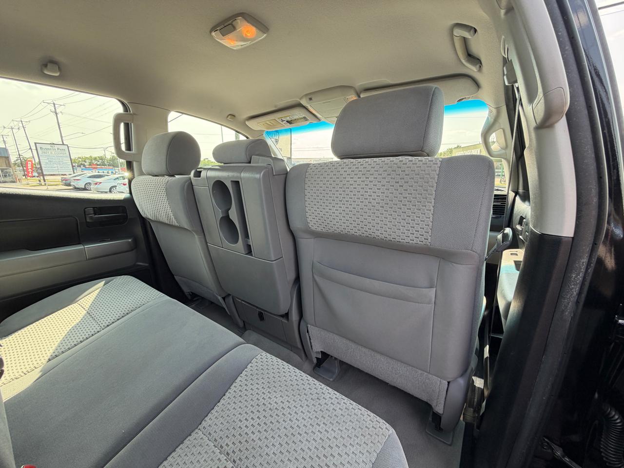 Toyota Tundra Tundra-Grade Double Cab 4.6L 2WD 2011