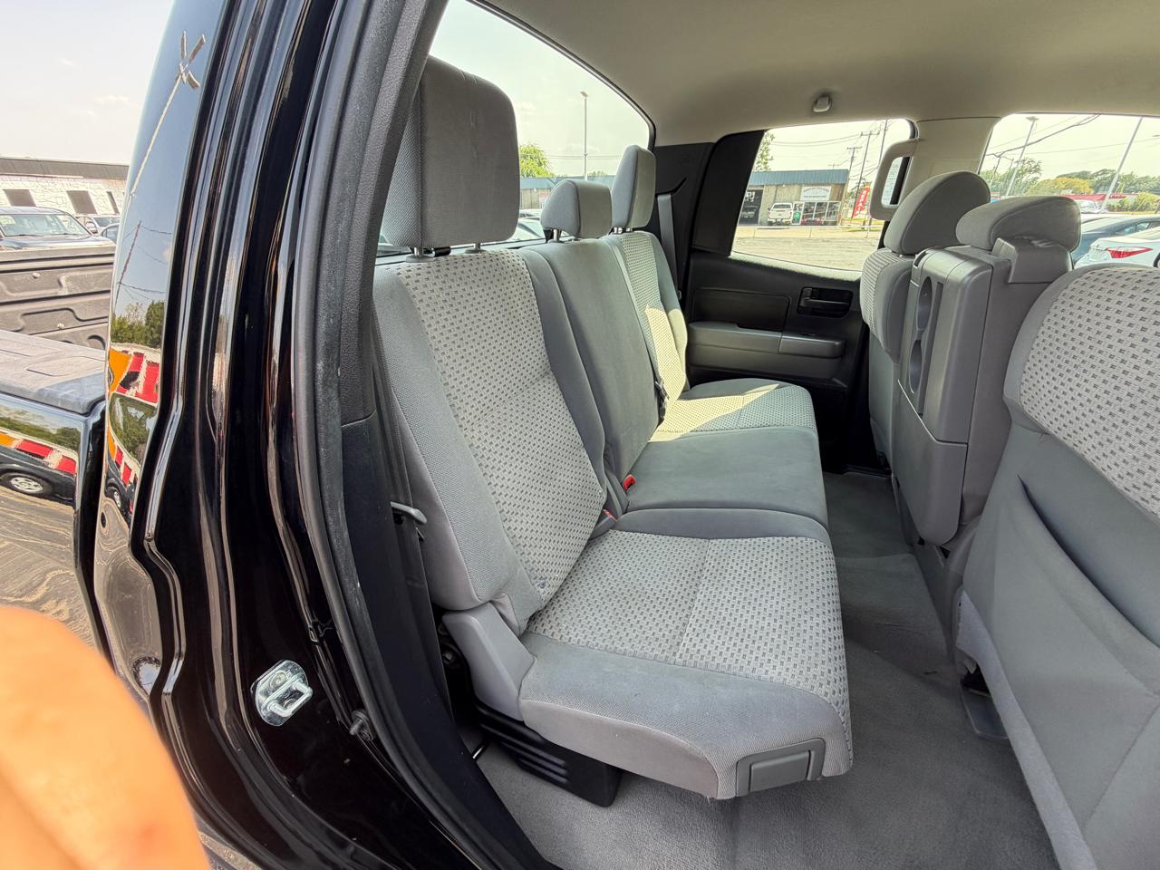 Toyota Tundra Tundra-Grade Double Cab 4.6L 2WD 2011