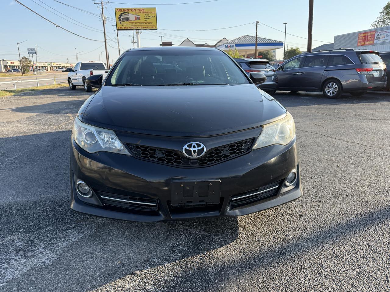Toyota Camry SE 2014