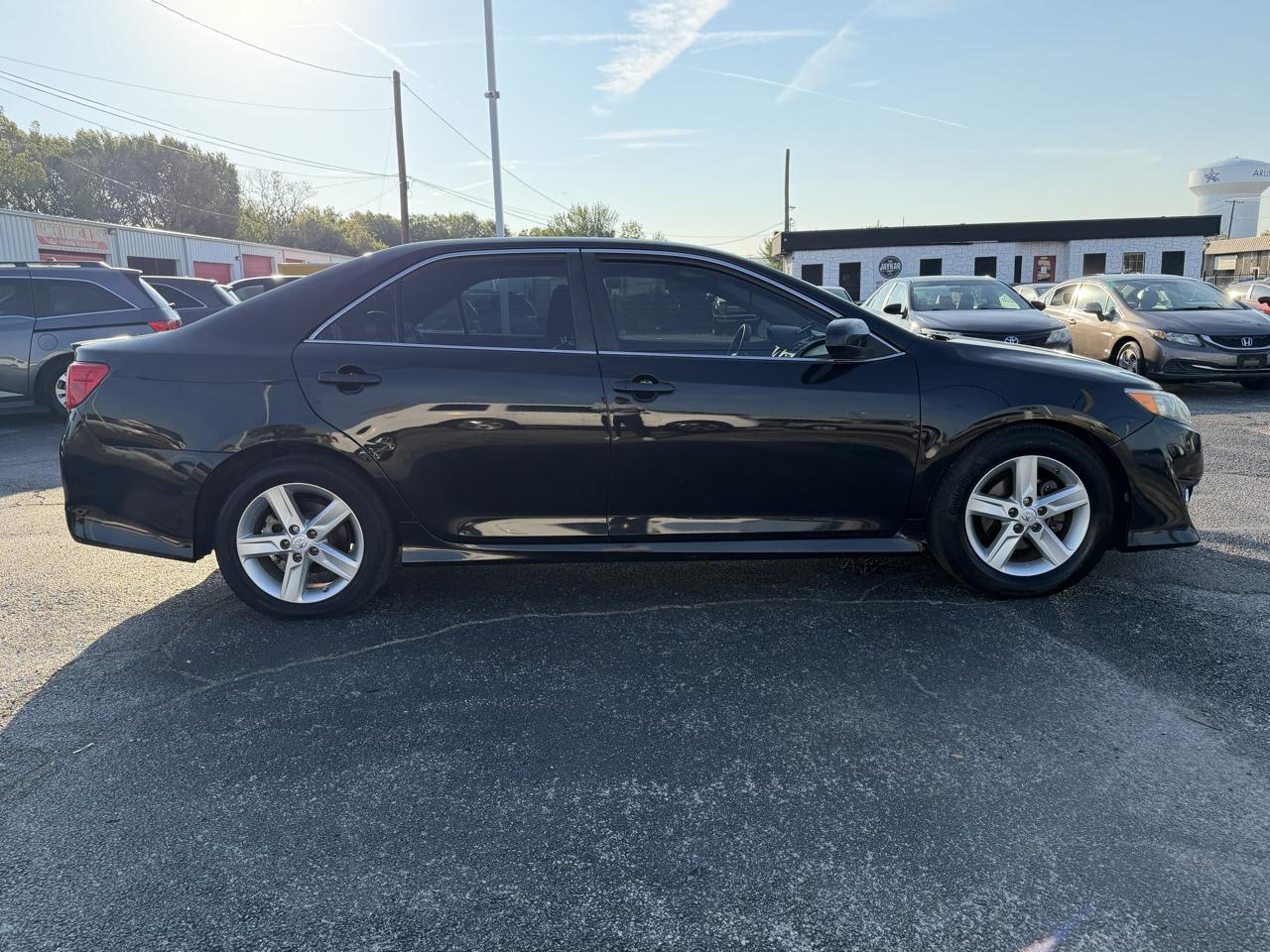 Toyota Camry SE 2014
