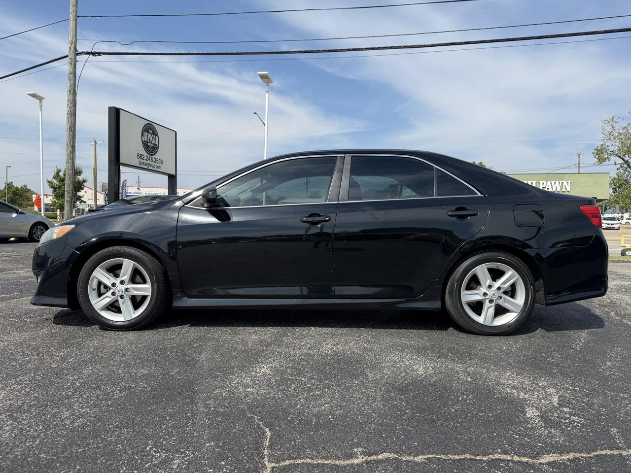 Toyota Camry SE 2014