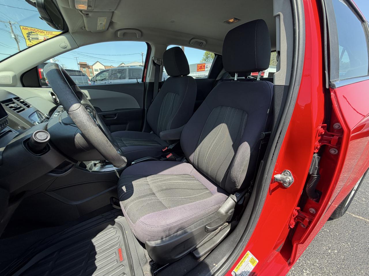Chevrolet Sonic LT Auto 5-Door 2015