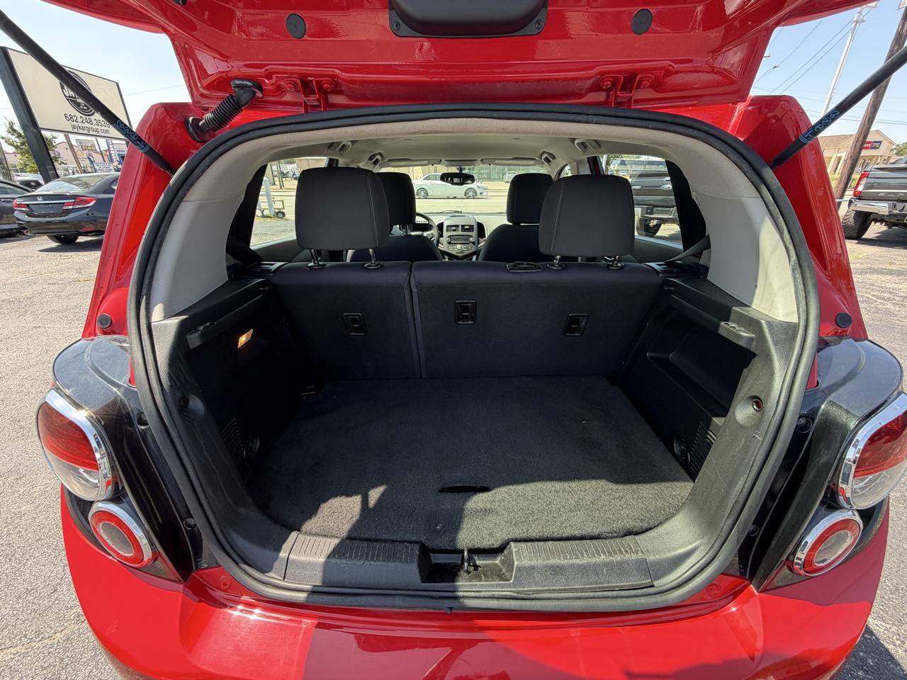 Chevrolet Sonic LT Auto 5-Door 2015