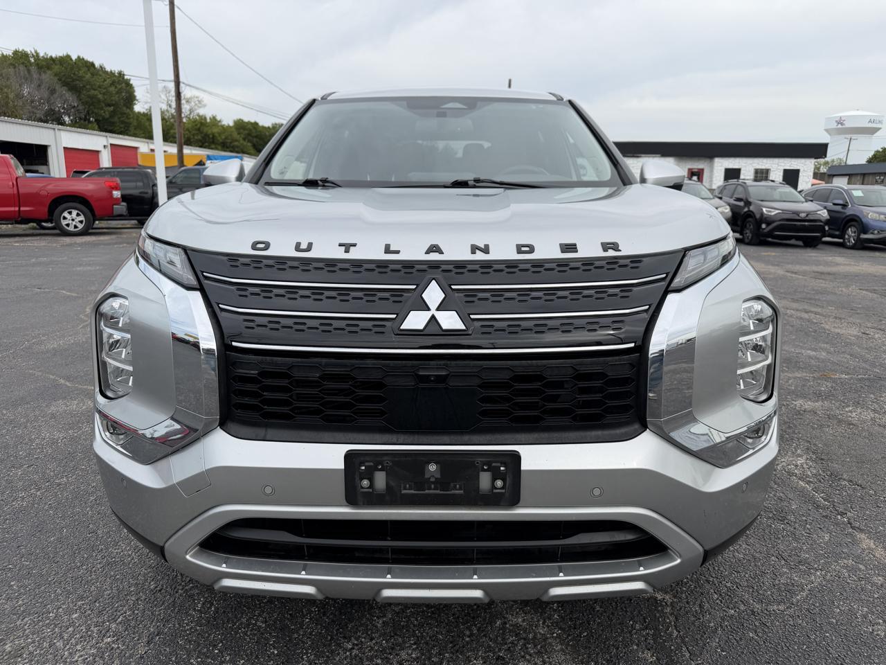 Mitsubishi Outlander SE 2WD 2023