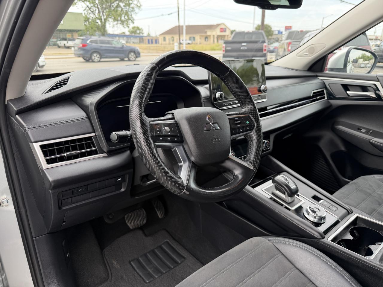 Mitsubishi Outlander SE 2WD 2023