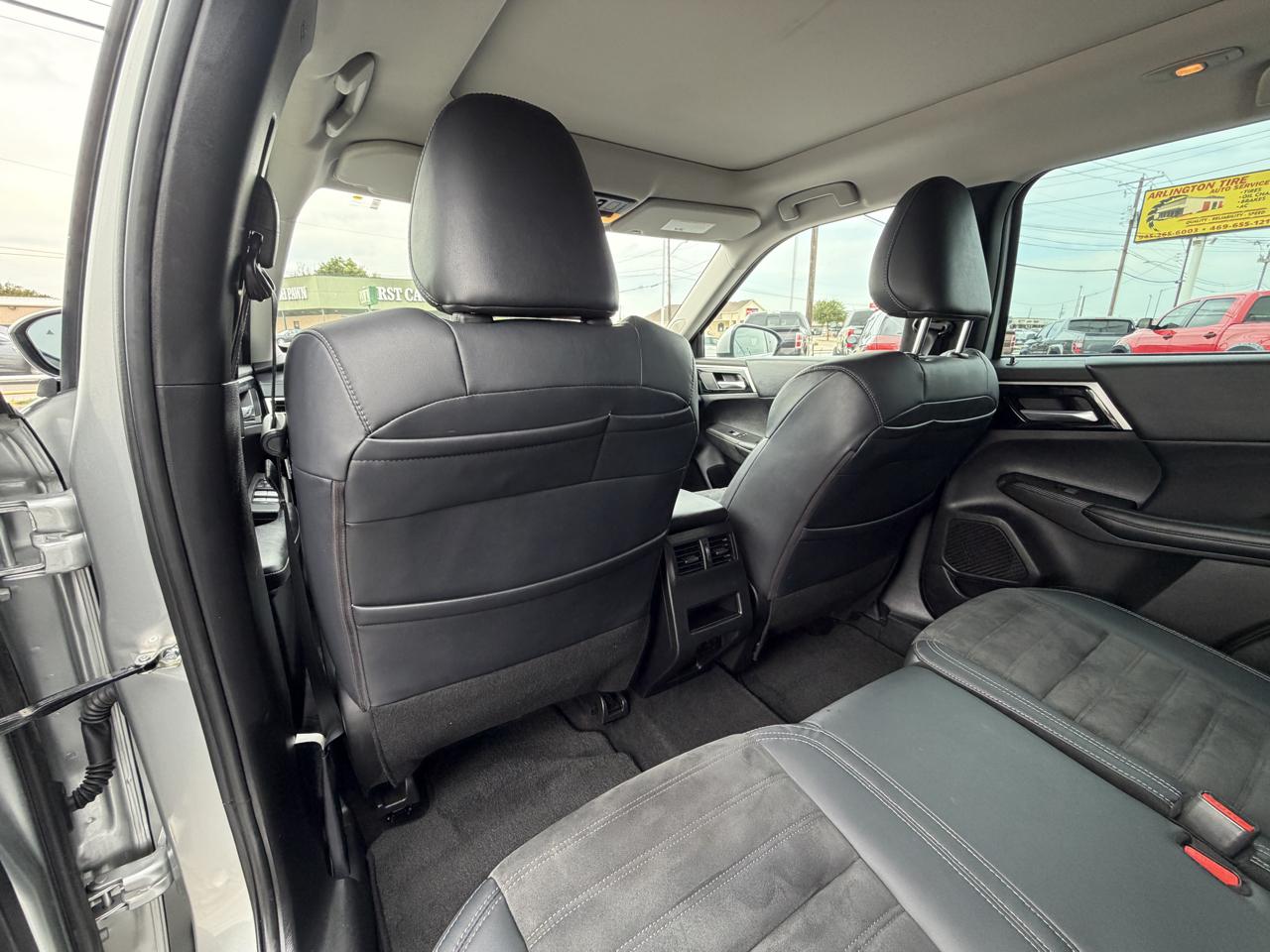 Mitsubishi Outlander SE 2WD 2023