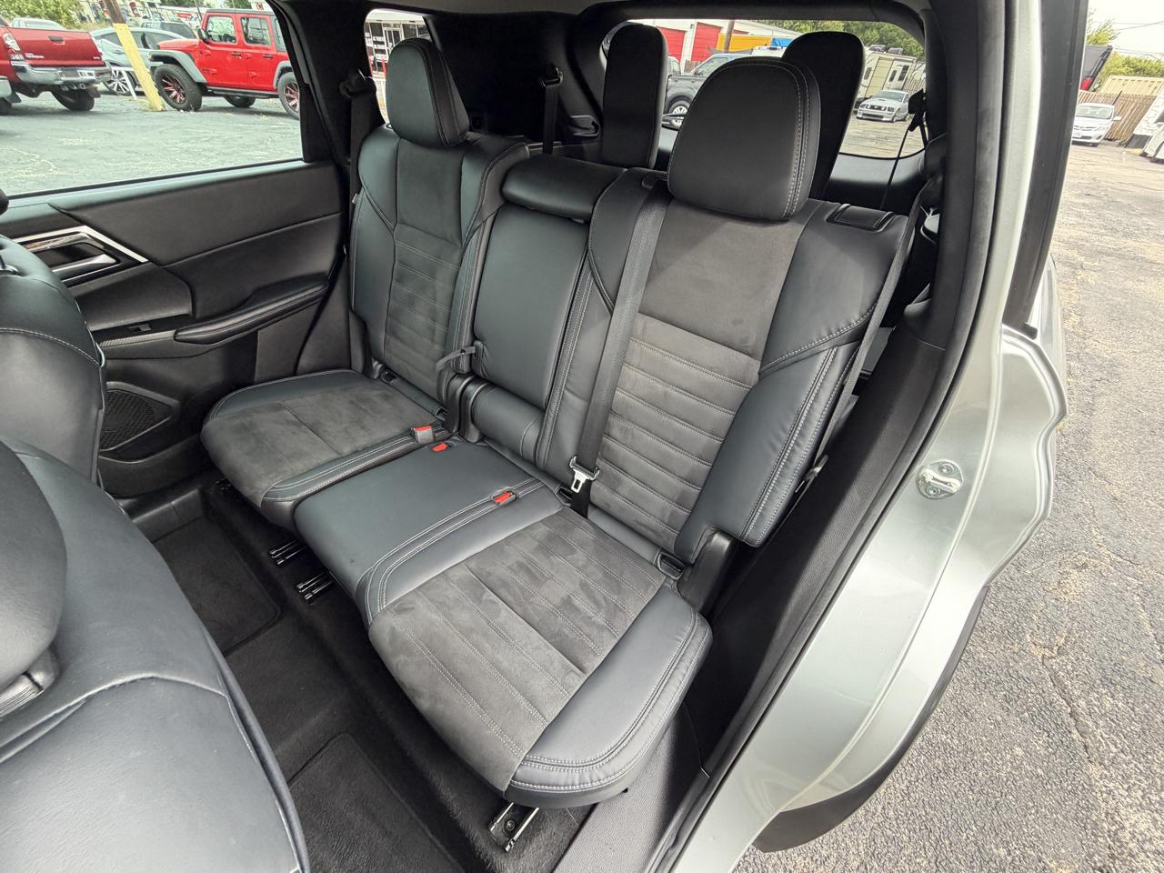 Mitsubishi Outlander SE 2WD 2023
