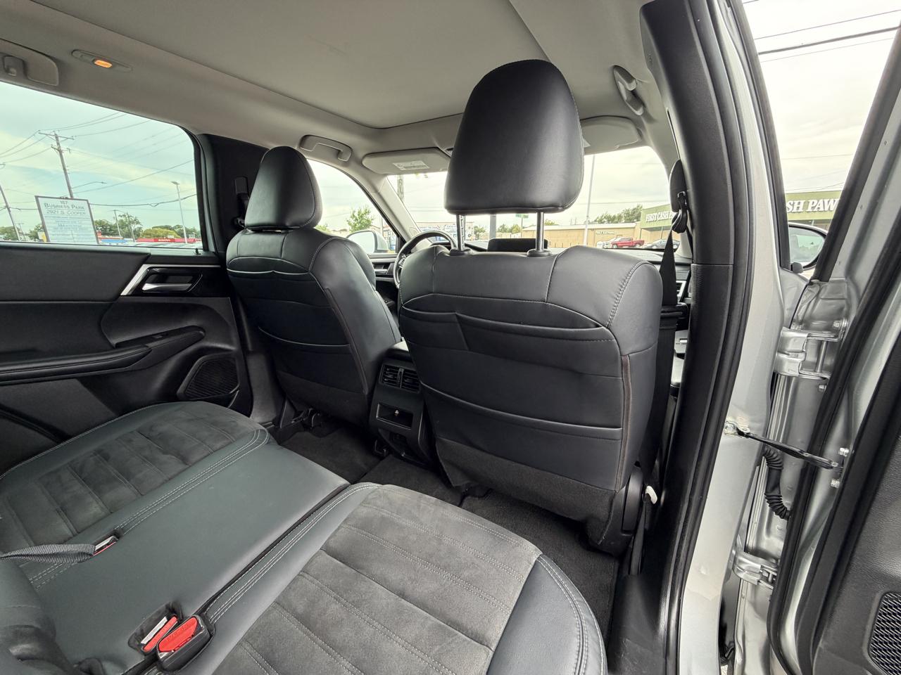 Mitsubishi Outlander SE 2WD 2023