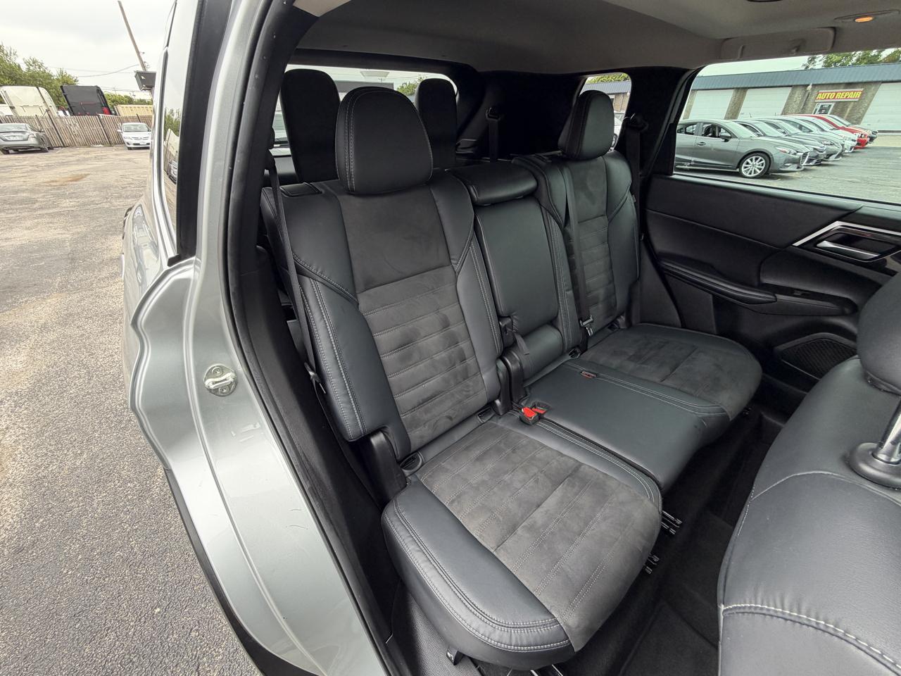 Mitsubishi Outlander SE 2WD 2023
