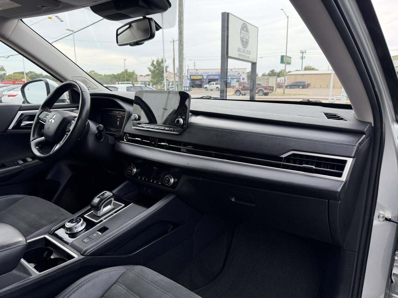 Mitsubishi Outlander SE 2WD 2023