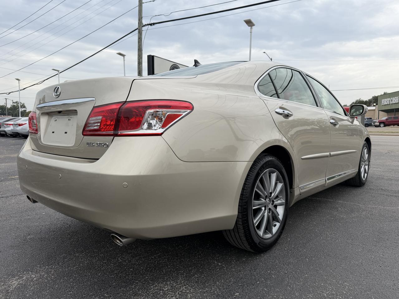 Lexus ES 350 Sedan 2011