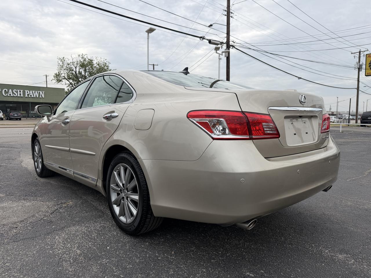 Lexus ES 350 Sedan 2011