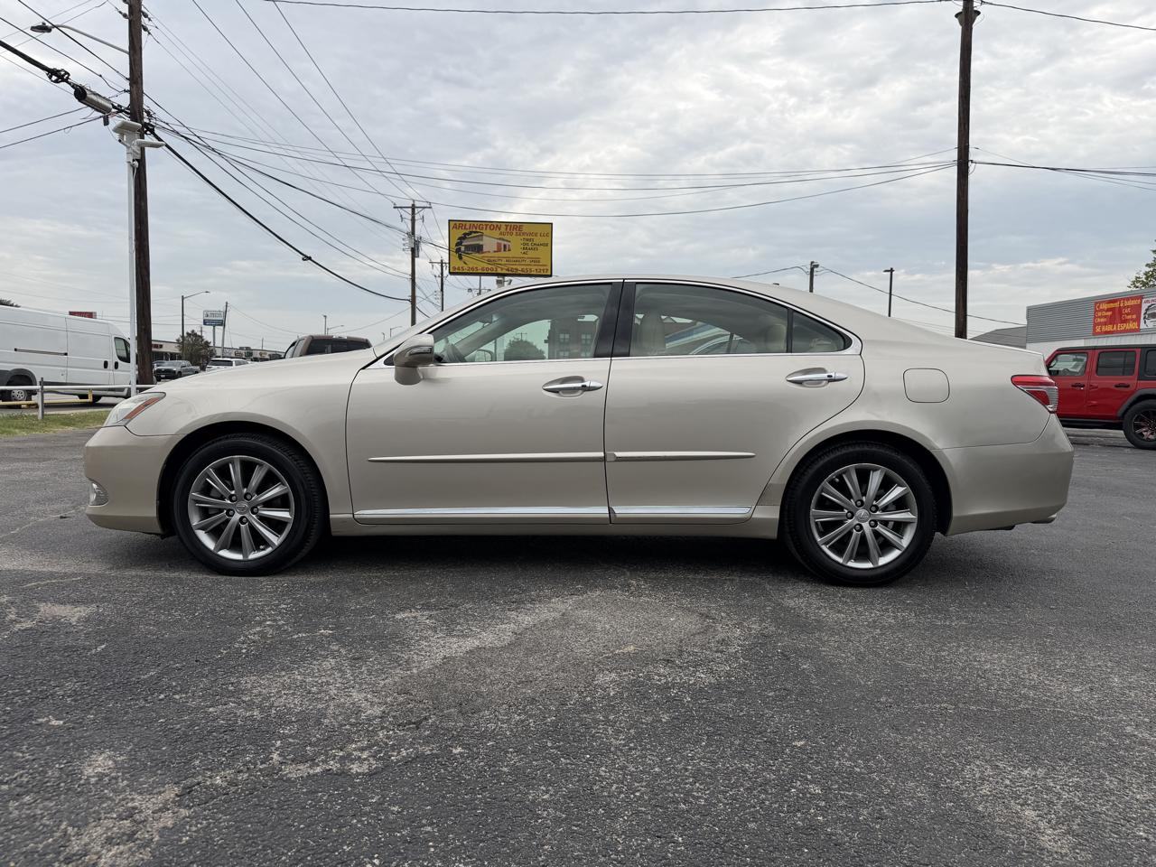 Lexus ES 350 Sedan 2011