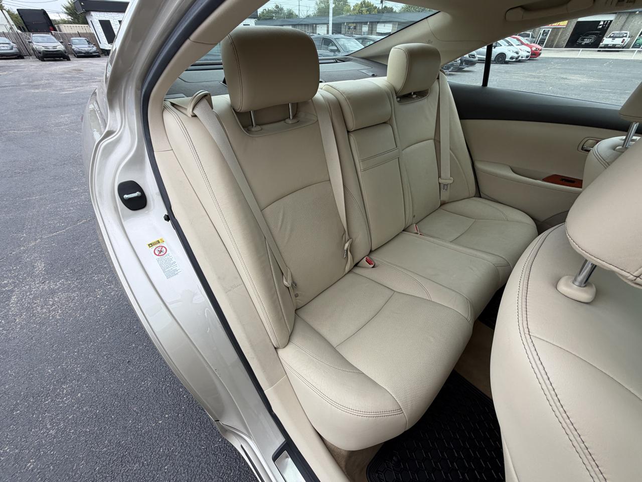 Lexus ES 350 Sedan 2011