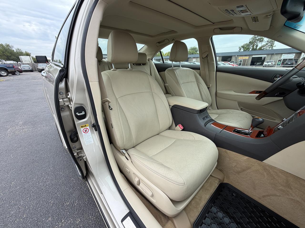 Lexus ES 350 Sedan 2011