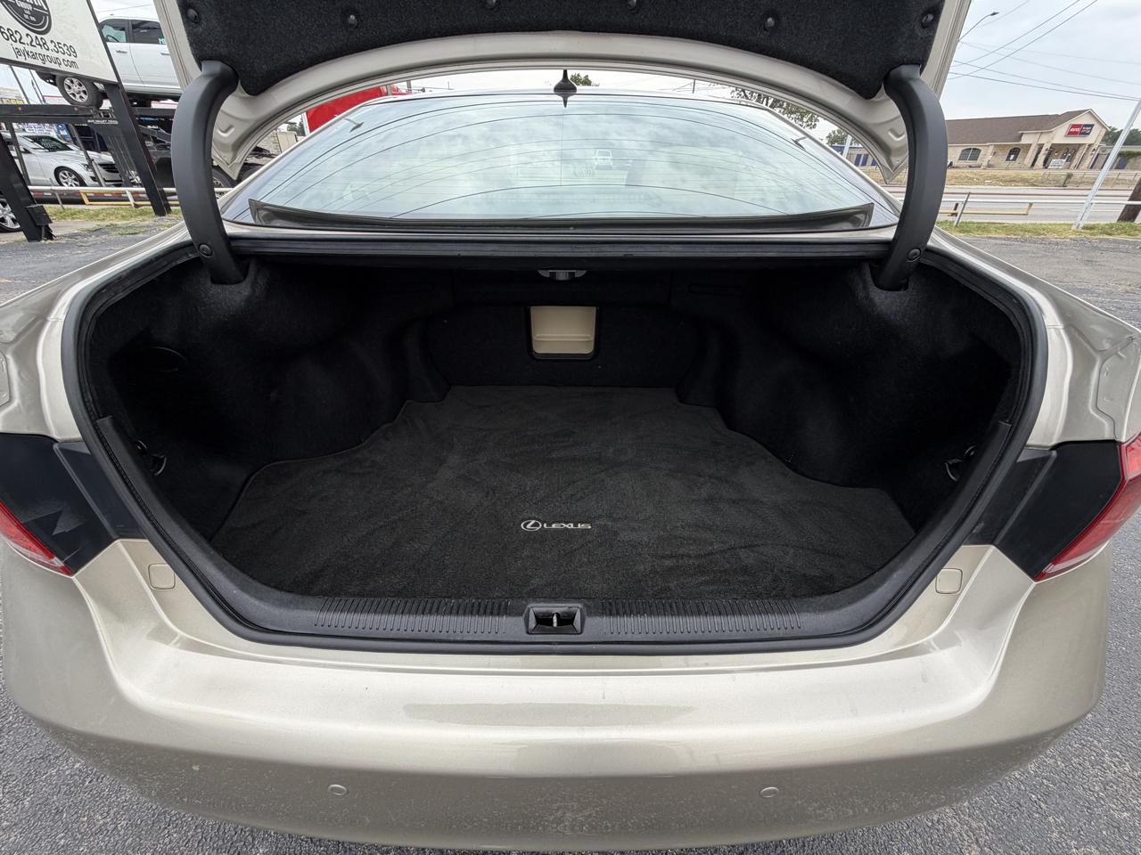 Lexus ES 350 Sedan 2011
