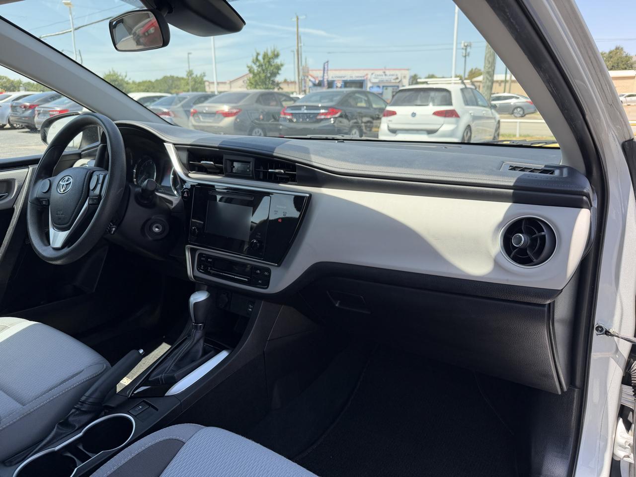 Toyota Corolla LE CVT 2017