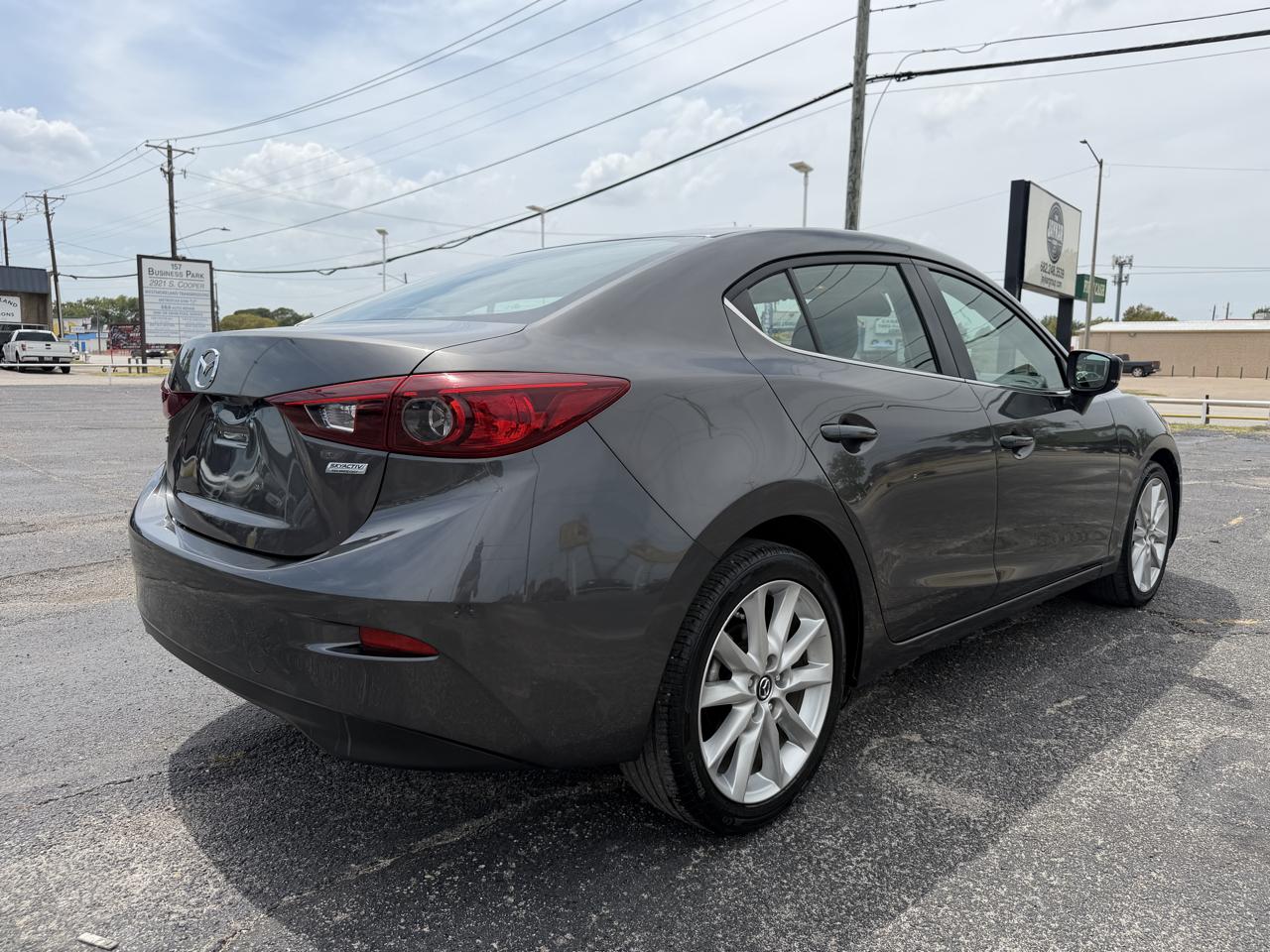 Mazda MAZDA3 i Touring AT 4-Door 2017