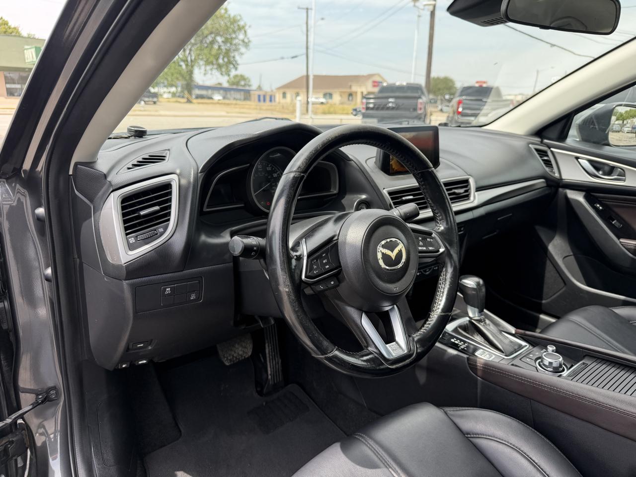 Mazda MAZDA3 i Touring AT 4-Door 2017