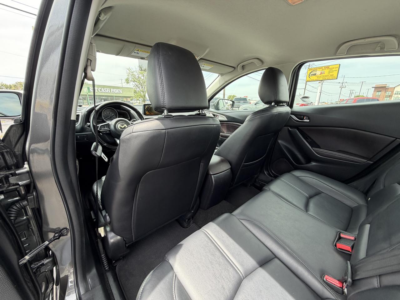 Mazda MAZDA3 i Touring AT 4-Door 2017