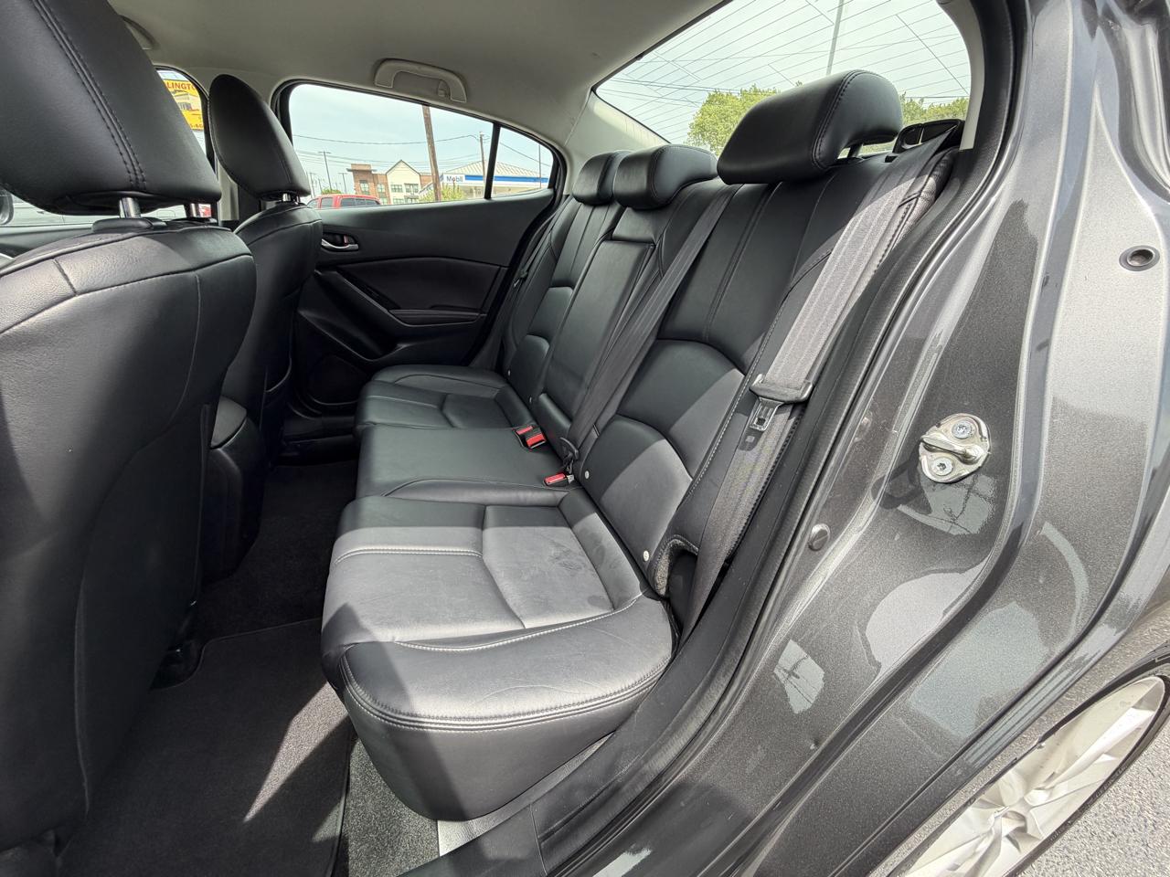 Mazda MAZDA3 i Touring AT 4-Door 2017