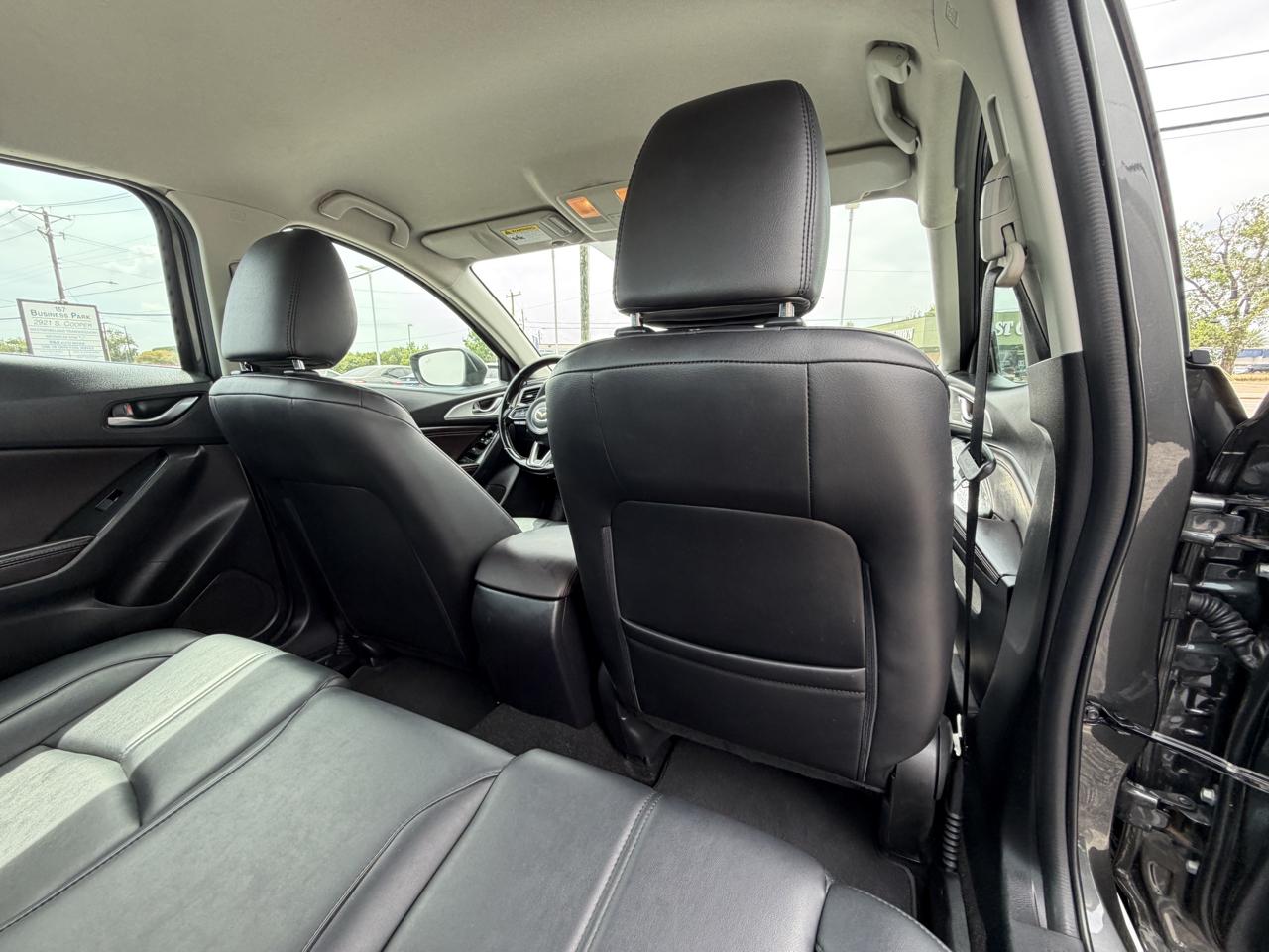 Mazda MAZDA3 i Touring AT 4-Door 2017