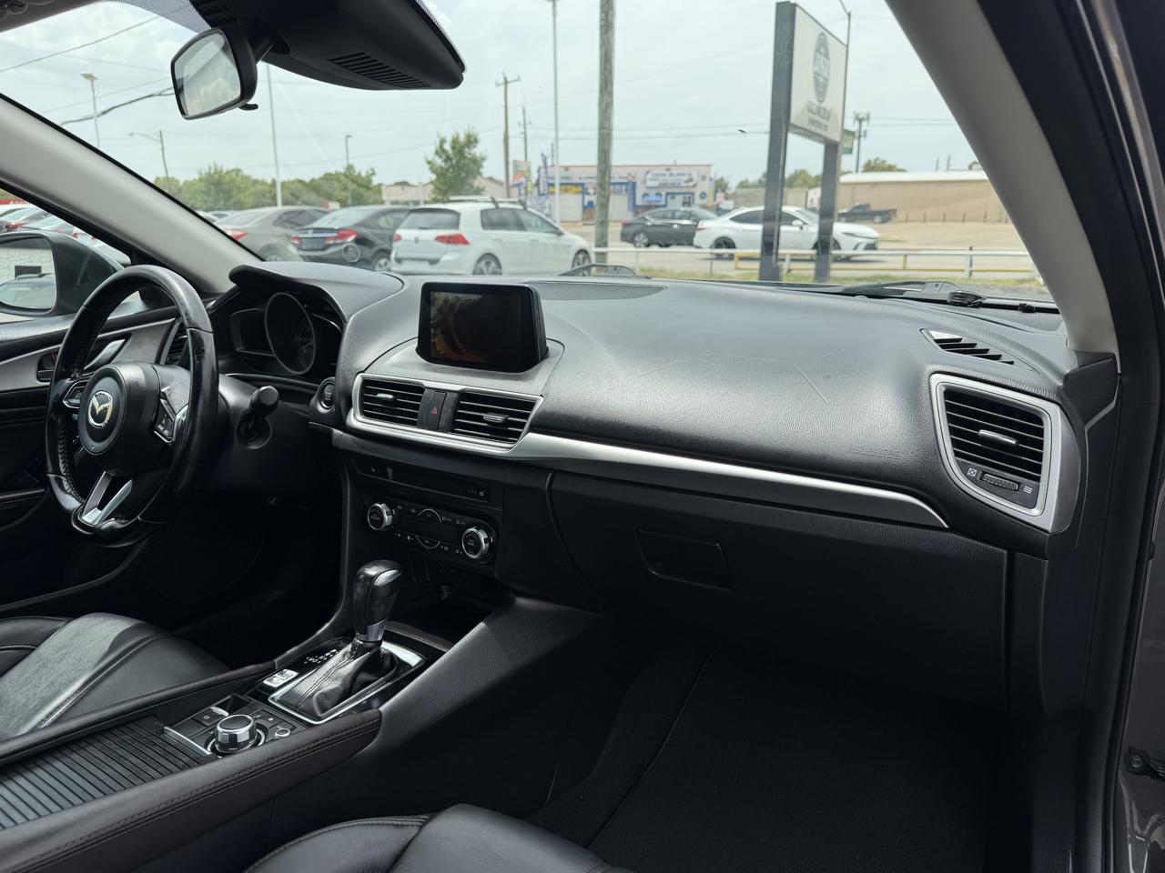 Mazda MAZDA3 i Touring AT 4-Door 2017