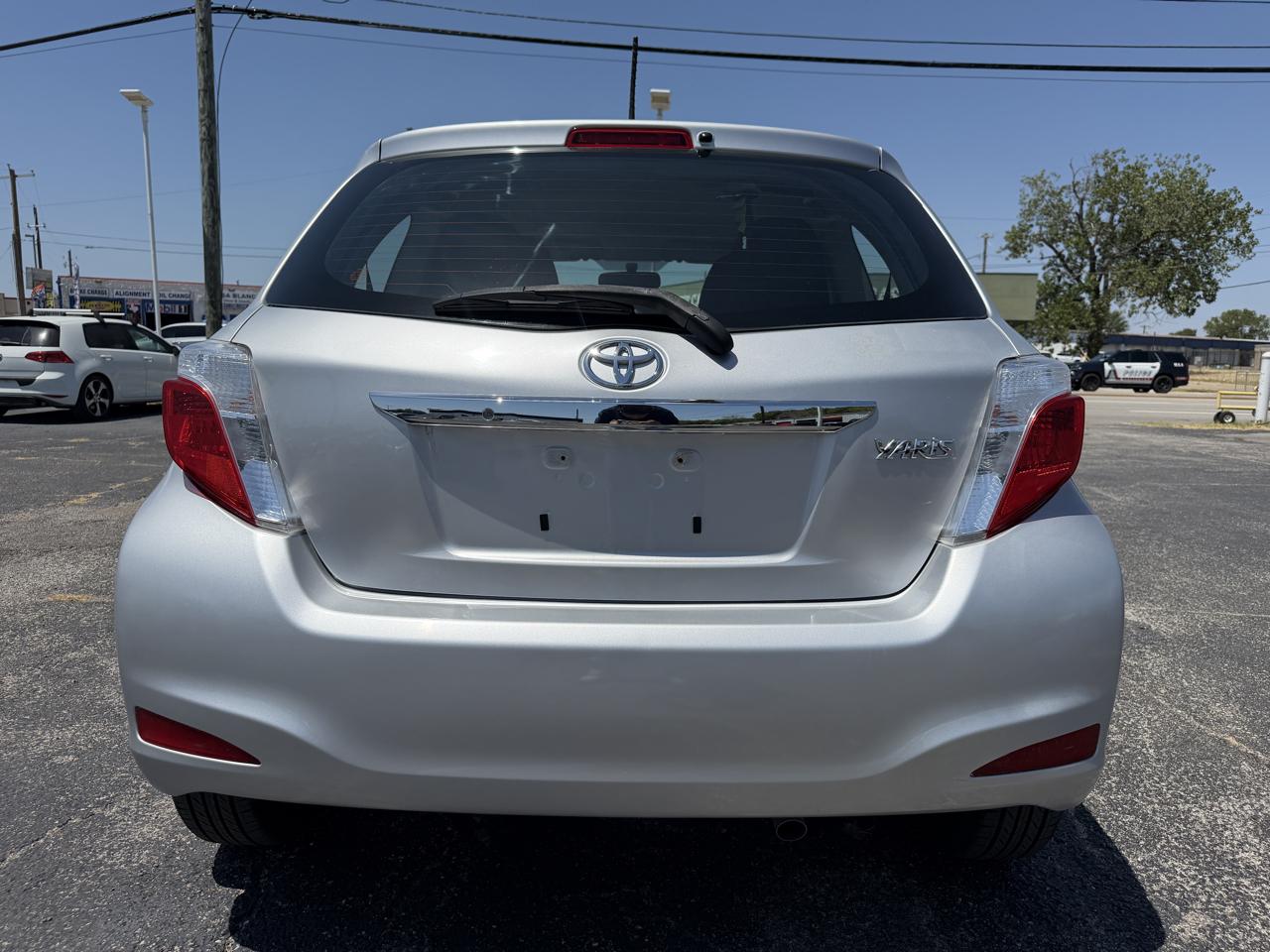 Toyota Yaris L 3-Door AT 2014