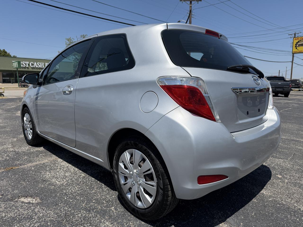 Toyota Yaris L 3-Door AT 2014