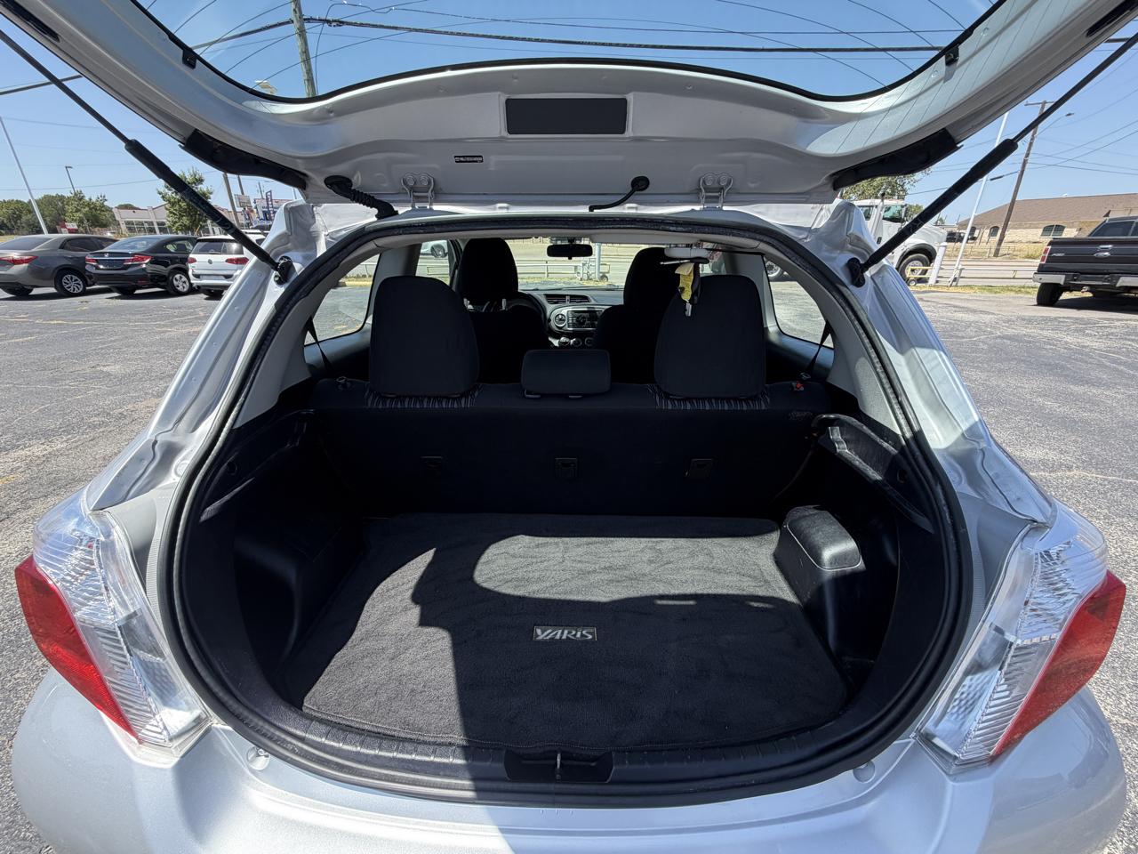 Toyota Yaris L 3-Door AT 2014